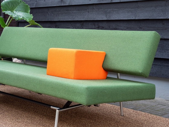 Martin Visser Spectrum BR02 Daybed | Green Wool (photo 10 of 12)