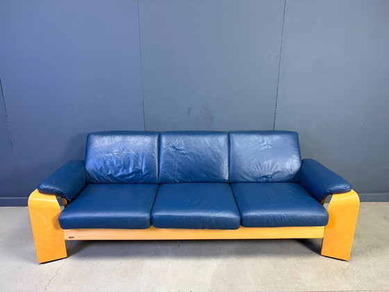 Vintage Pegasus 3 Seater Reclining Sofa by Ekornes, Norway, 1990s – Leather, Wood (photo 3 of 13)