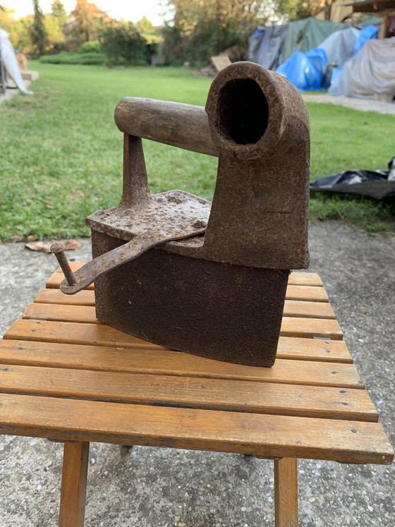 Antikes Bügeleisen, 1800er Jahre – Dekorative Objekte (photo 7 of 7)
