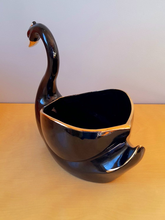Image 1 of Vaso da fiori in terracotta a forma di cigno del 1960
