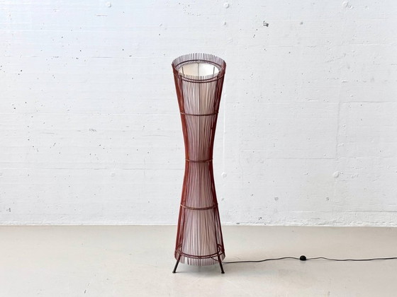 Image 1 of Franse vloerlamp van rotan en bamboe, jaren 60/70.