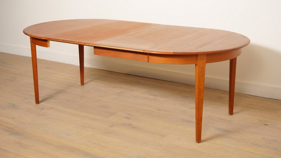 Image 1 of Table à manger extensible vintage ronde