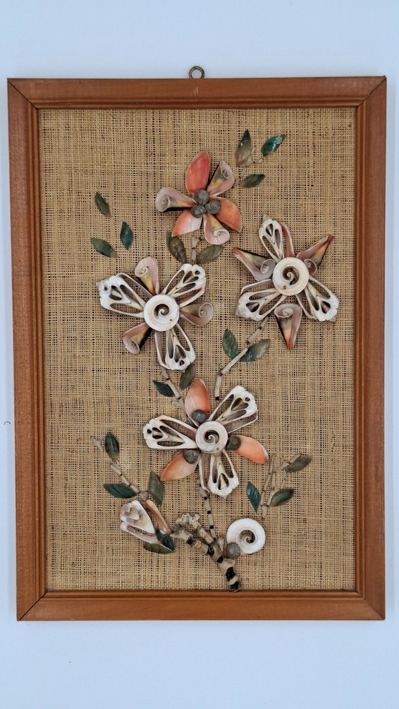 Image 1 of Dipinto di conchiglie d'epoca su tela di iuta