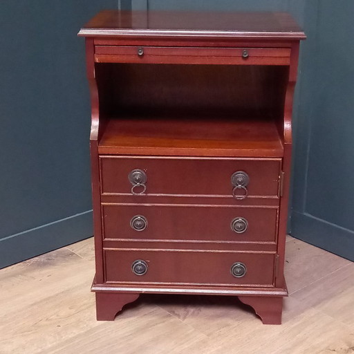 Kleine Vintage Bachelors cabinet