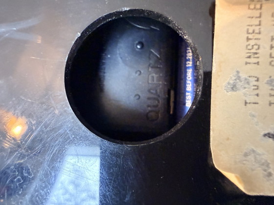 Image 1 of Porte-clés néon Zeldzame Memphis Stijl « Present Time »