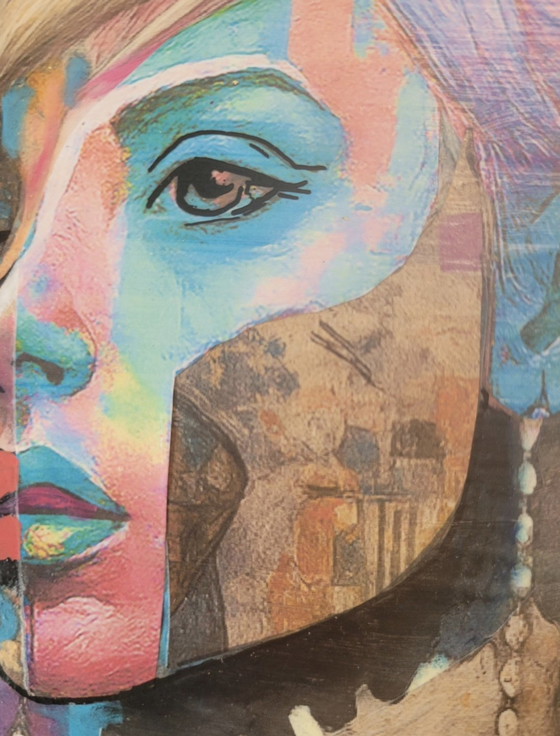 Image 1 of Queen of Fragments Canvas