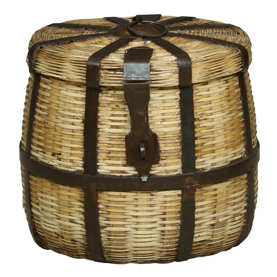 Cesta pequeña de mimbre con inserciones de metal CLOVE – Objetos decorativos (photo 4 of 8)