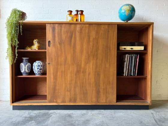 Buffet/armoire d'écolier vintage milieu du siècle (XL), armoire à portes coulissantes – Buffet bas, Wood (photo 11 of 18)