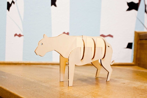 Image 1 of Puma - ornement en bois Fabriqué en Italie par Ulap design