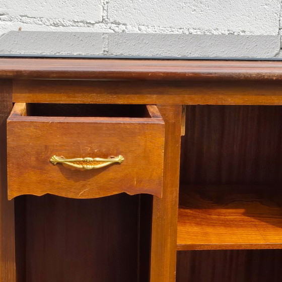 Antieke Franse art-deco console met marqueterie, houten kast met glazen blad, jaren 30 – Ladekasten, Glass (photo 16 of 21)