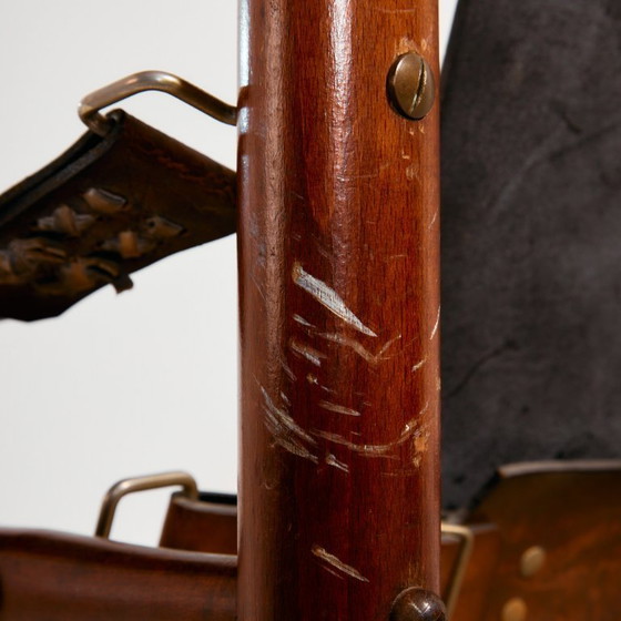 Image 1 of Poltrona e pouf in pelle di vitello ungherese, set da 2