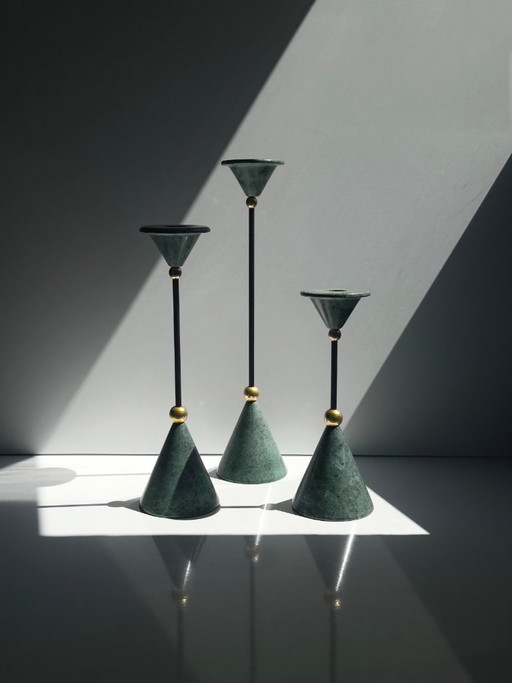 Set di 3 Portacandele Postmoderni Attribuiti a Christian De Beaumont, Marmo e Ottone, Anni '80 (photo 2 of 5)