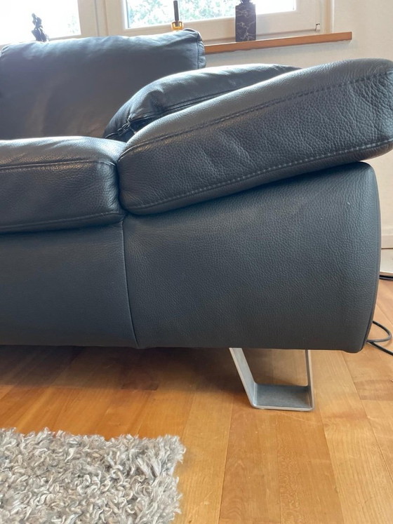 Leather 2-seater sofa – Metal (photo 7 of 7)