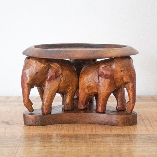 Pflanzenständer in Elefantenform aus Holz
