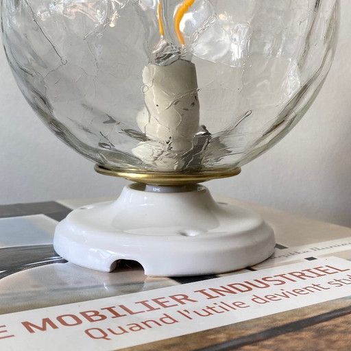 Lámpara de techo o pared con globo de cristal craquelado de 15 cm y rosetón de montaje de porcelana.