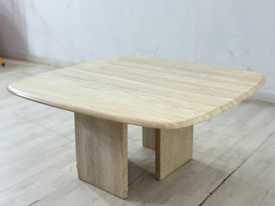 Image 1 of Table basse vintage en travertin / Table années 70 / Pierre naturelle