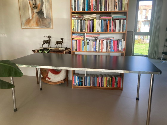 Tisch mit schwarzer Platte und Chrombeinen, Gispen, Esstische, Holz, Vintage (Foto 2 von 5)