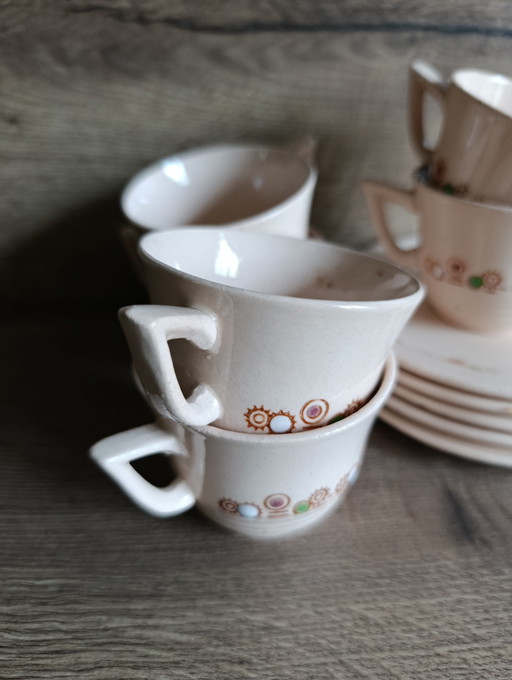 6 tazas y platillos Art Déco, años 30, modelo Betty de Longwy (Francia)