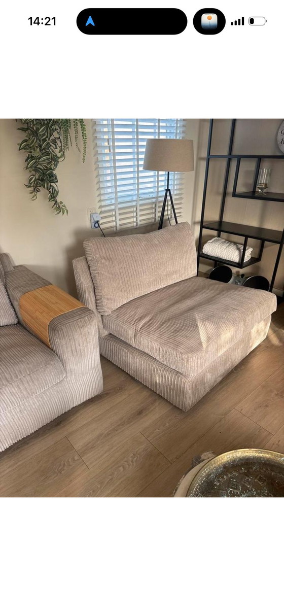 Image 1 of Große Loungebank-Elemente mit grauen Rippen 