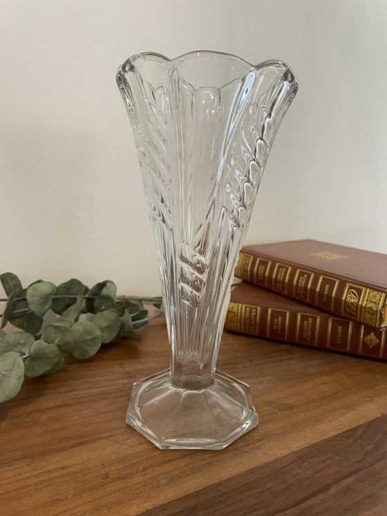 Vase tulipe en verre – Glass (photo 2 of 2)