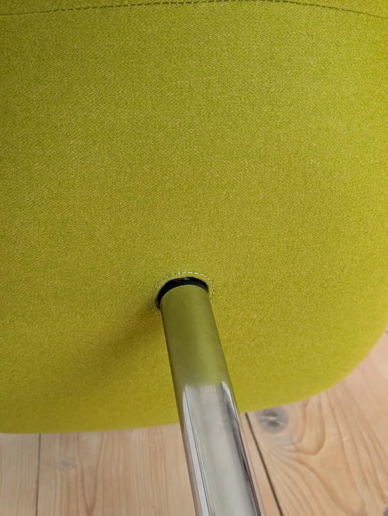 Poltrona vintage Swan in stile Arne Jacobsen – Verde – Base girevole in alluminio – Poltrone, Textile (photo 8 of 13)