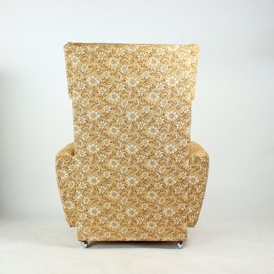 Image 1 of Midcentury Wingchair op wielen van Ton, Tsjecho-Slowakije, jaren 60