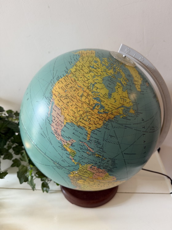 Image 1 of globe terrestre vintage