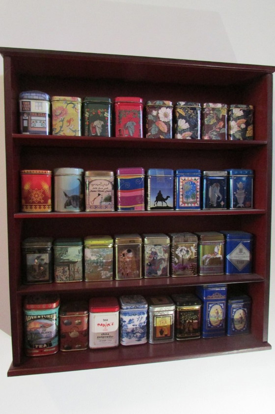 Image 1 of Verzameling van reclameblikken van metaal voor thee, planken