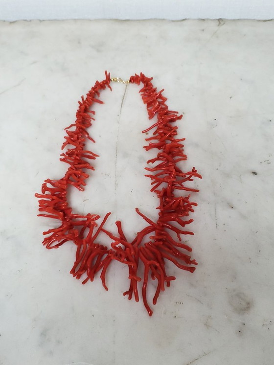 Image 1 of Sieraden - Ketting van bloedrood koraal met franje. (ref 4044)