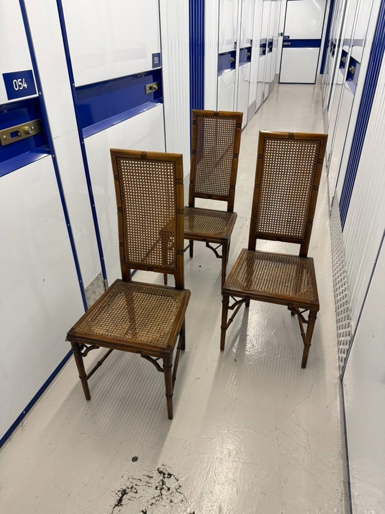 Sedie da pranzo in stile Hollywood Regency con finta canna di bambù, anni '70, set da 3 – Rattan (photo 8 of 8)