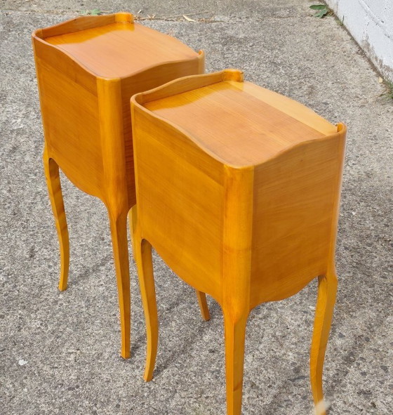 Vintage Franse houten nachtkastjes (paar) - 2 kersenhouten nachtkastjes - Louis XV-stijl - jaren 80 – Wood (photo 13 of 15)