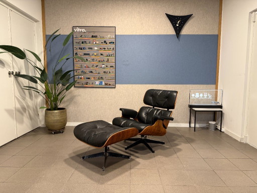 Herman Miller / Contura | Charles & Ray Eames | Lounge Chair & Ottoman | Rosewood & Black Leather | 1x Set