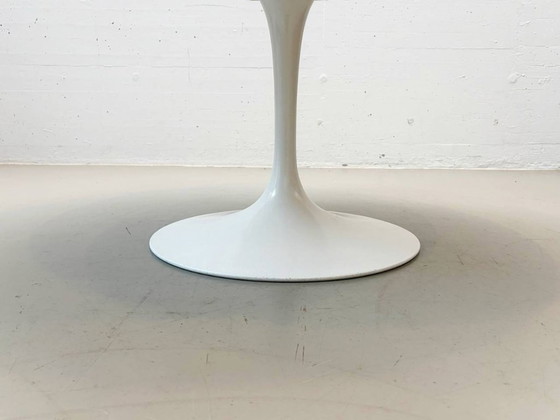 Image 1 of Primera serie de la mesa Tulip de Eero Saarinen para Knoll International, 1956