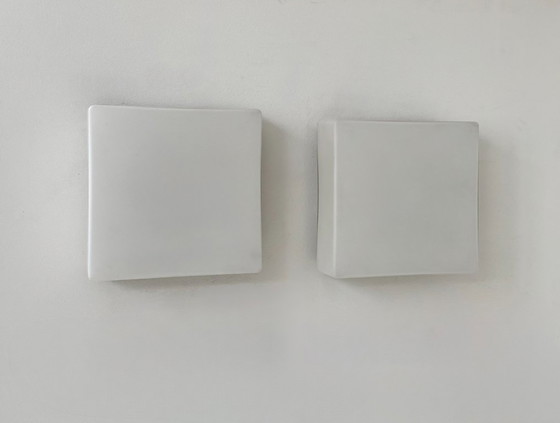 Image 1 of Coppia di applique vintage, metallo spazzolato e vetro opalino, Francia, 1970