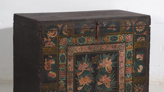 Antieke Chinese beschilderde kist van grenenhout – China, circa 1900 – Opbergkast, Iron (photo 3 of 40)