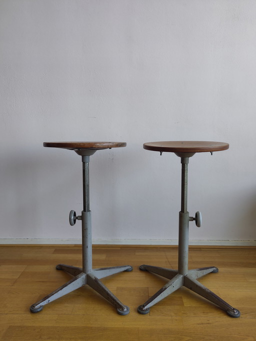 2x Friso Kramer Work Stool Ahrend the Circle