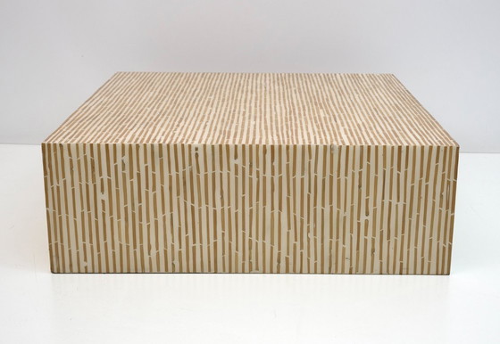 Image 1 of Moderner italienischer Couchtisch aus Harz und Bambus