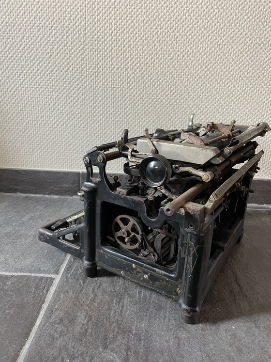 Antike Underwood Nr. 5 Schreibmaschine. 1915–1925 – Dekorative Objekte, Cast Iron, Metal (photo 8 of 14)