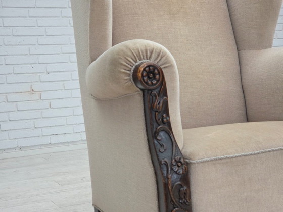 Image 1 of Fauteuil à oreilles danois des années 1960, revêtement en velours, bois de chêne sculpté.