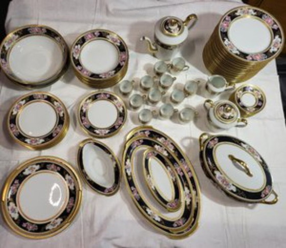 Image 1 of Ancienne Manufacture Royale de Limoges Porcelain and Gold Tableware France 1980 Set of 75