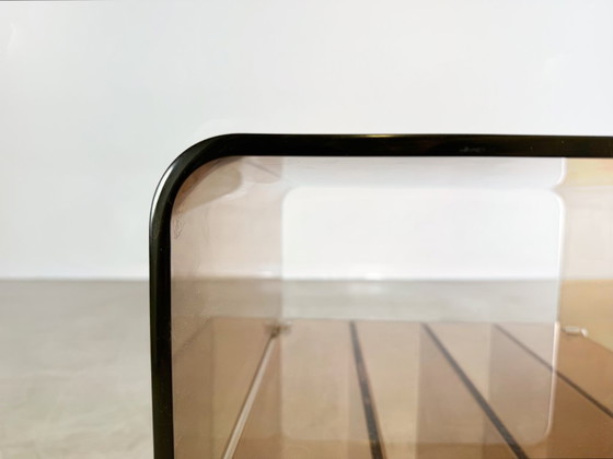 Image 1 of Mesa auxiliar de mediados de siglo Roche Bobois Michel Dumas cristal acrílico