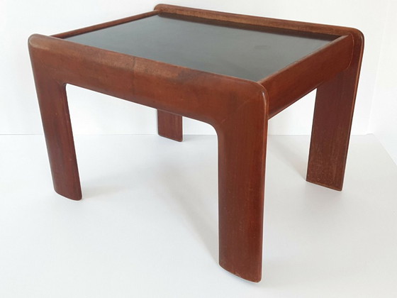 Image 1 of Scandinavische salontafel/bijzettafel uit de jaren 60 van massief teakhout en vintage zwart formica.
