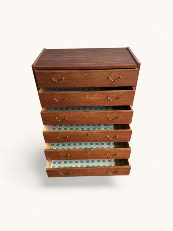 Cómoda danesa antigua "Tallboy" de teca con tiradores de latón. – Wood, Brass (photo 3 of 11)