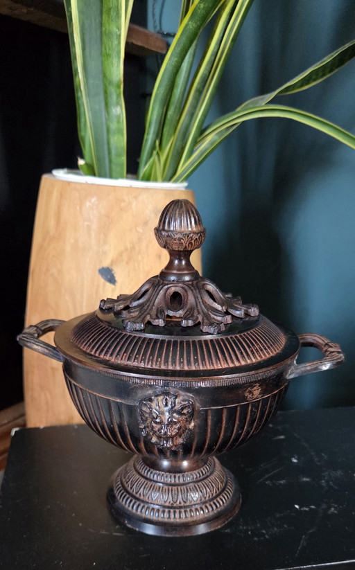 Antieke Koperen Dekselpot / Bonbonnière Met Leeuwenkoppen – Empire Stijl, Ca. 1900 – decoratieve objecten, Copper