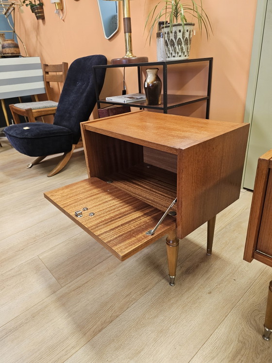 Image 1 of Twee Vintage Teak Fineer Nachtkastjes Kastjes Bedkastjes