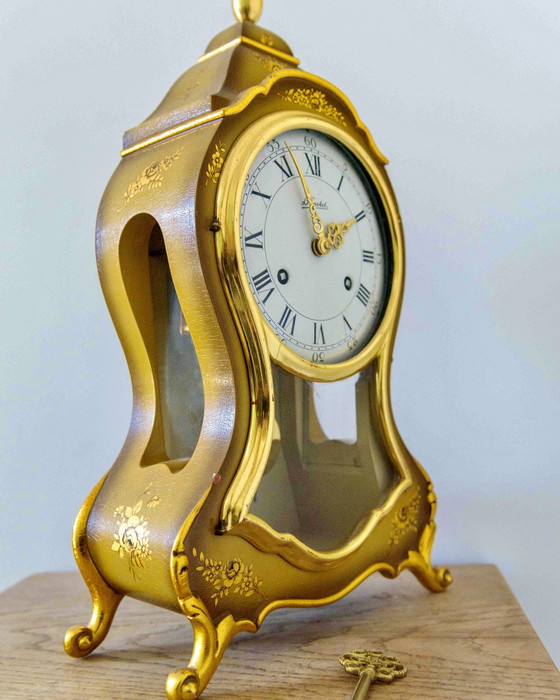 Image 1 of Le Castel Duchesse clock – Swiss craftsmanship in opulent Louis XV style (1958)