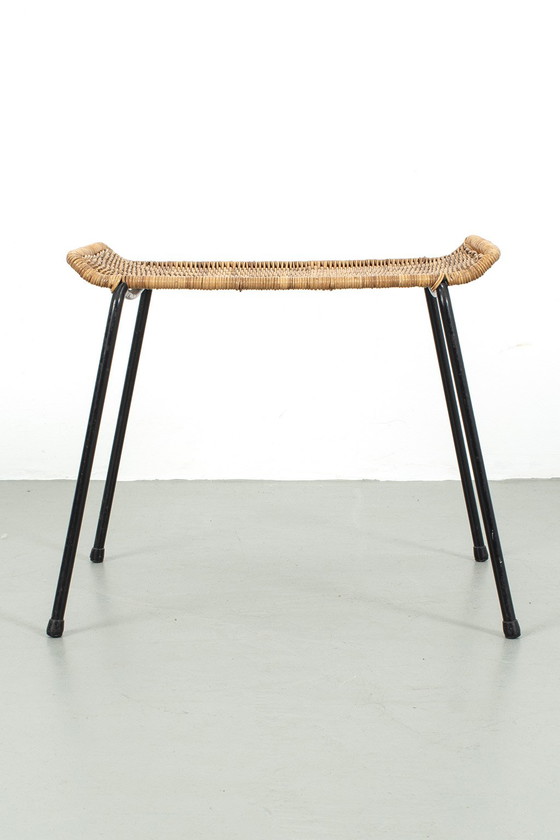 Image 1 of Drahtgestellhocker mit Rattan