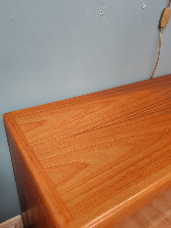 Image 1 of Vintage Teakhouten Vitrinekast Silkeborg Vitrine Kast Kastje