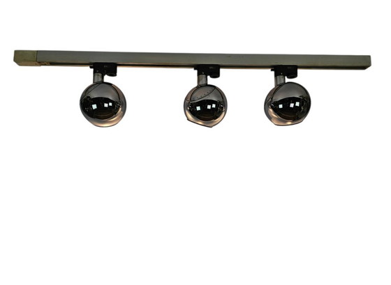 Image 1 of Erco Leuchten – Weltraumzeitalter – Kugelstrahler (3) mit Schiene – Westdeutschland – 3. Viertel des 20. Jahrhunderts