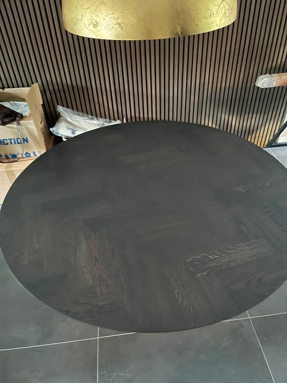 Image 1 of Table Du Sud eettafel, donkerbruin, rond 150 cm